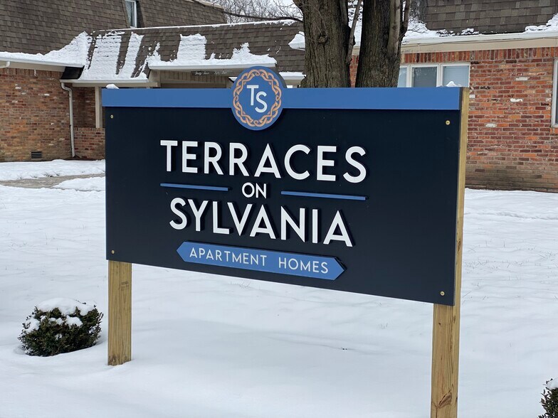 More Photos Of 4445-4455 W Sylvania Ave, Toledo Apartments For Sale