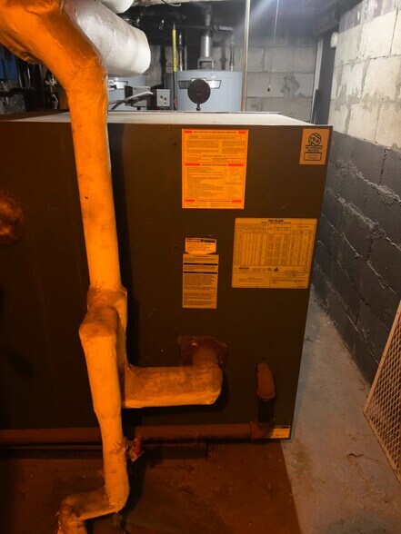 Primary Photo Of 300 N 8th St, Brooklyn Apartments For Sale