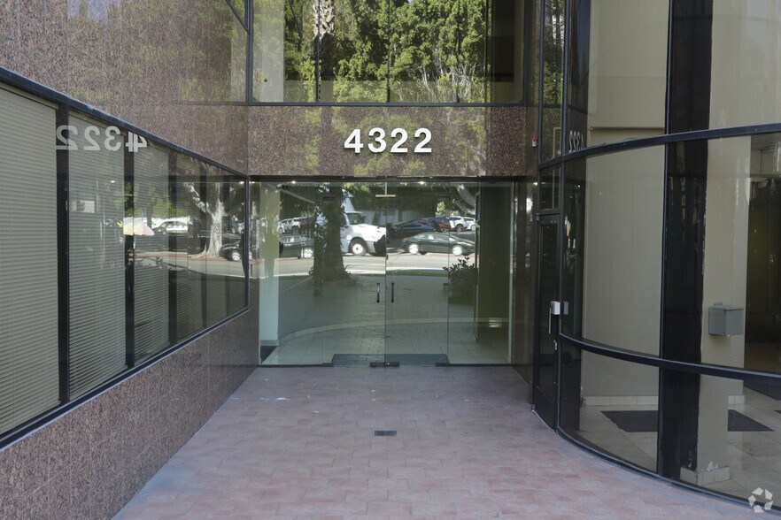 More Photos Of 4322 Wilshire Blvd, Los Angeles Office For Sale