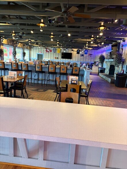 More Photos Of 5581 S 9th St, Kalamazoo Restaurant For Sale