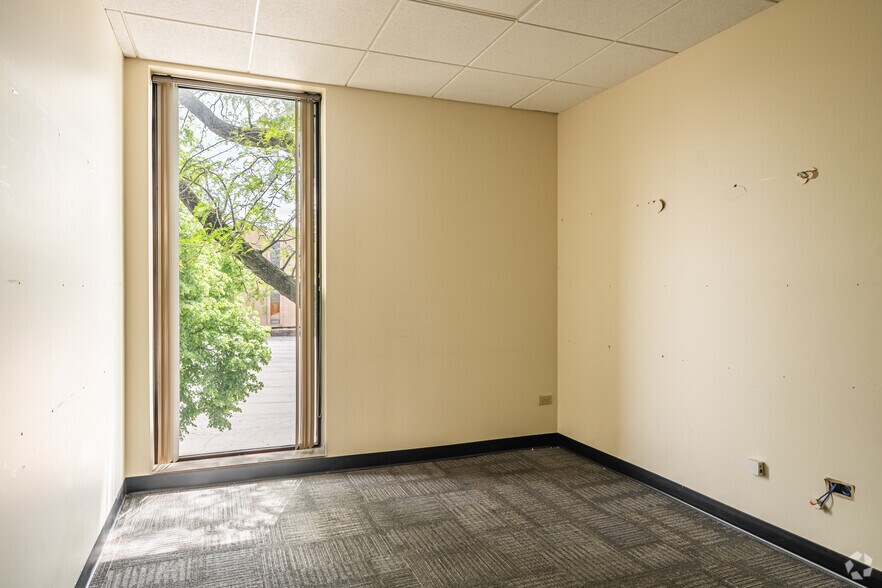 More Photos Of 17926 S Halsted St, Homewood Office For Sale