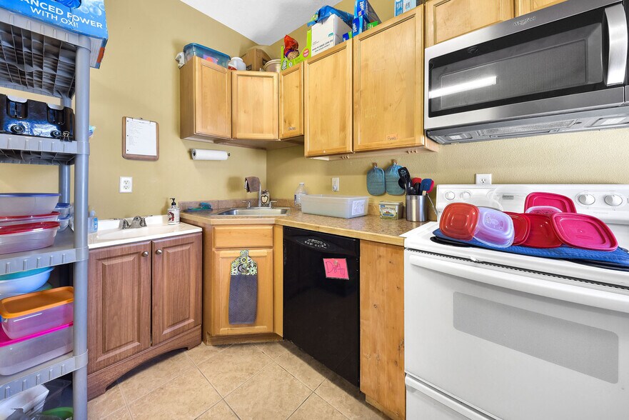 More Photos Of 2563 S Five Mile Ave, Boise Office Residential For Sale