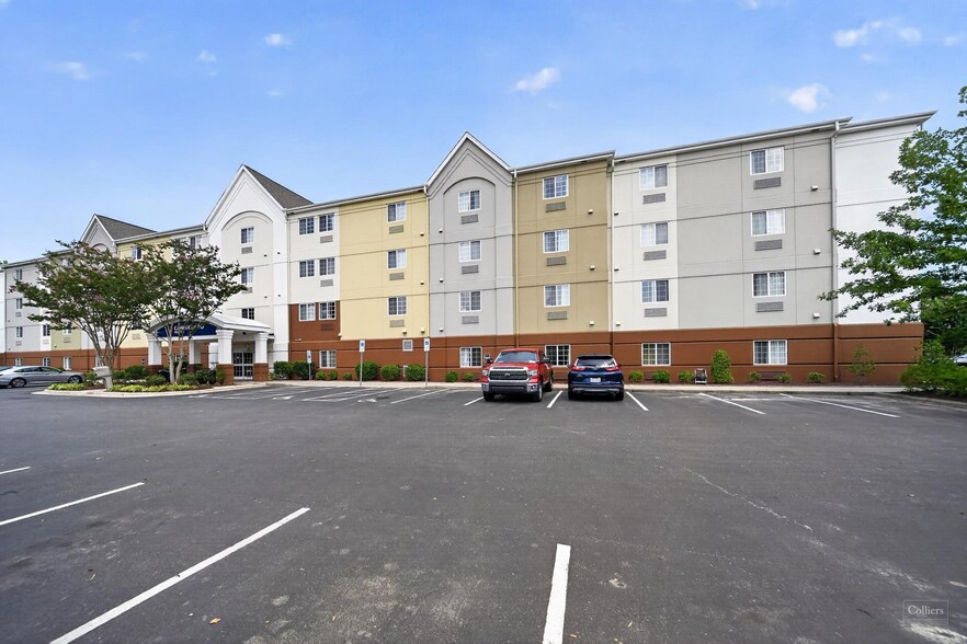 More Photos Of 1055 Waterford Commons Rd, Greenville Hotel For Sale