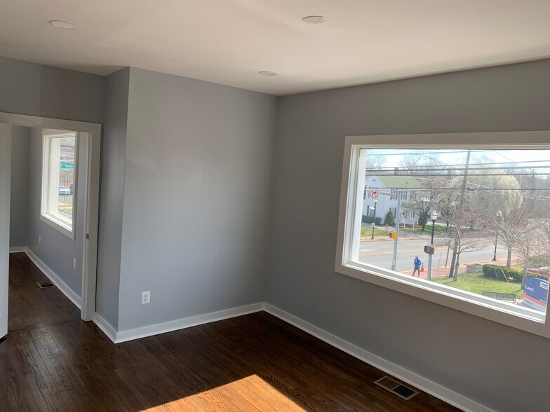 More Photos Of 200 Main St, Laurel Medical For Lease