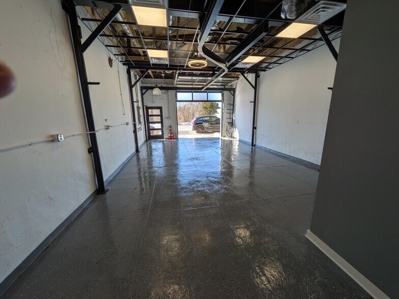 More Photos Of 115 S Main St, Hopewell Freestanding For Lease