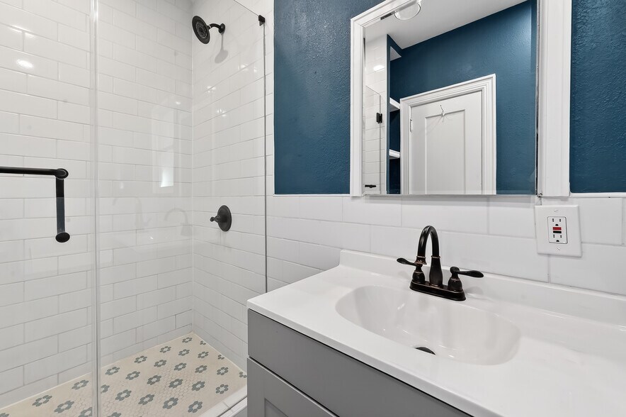 More Photos Of 3410 Austin St, Houston Office Residential For Lease