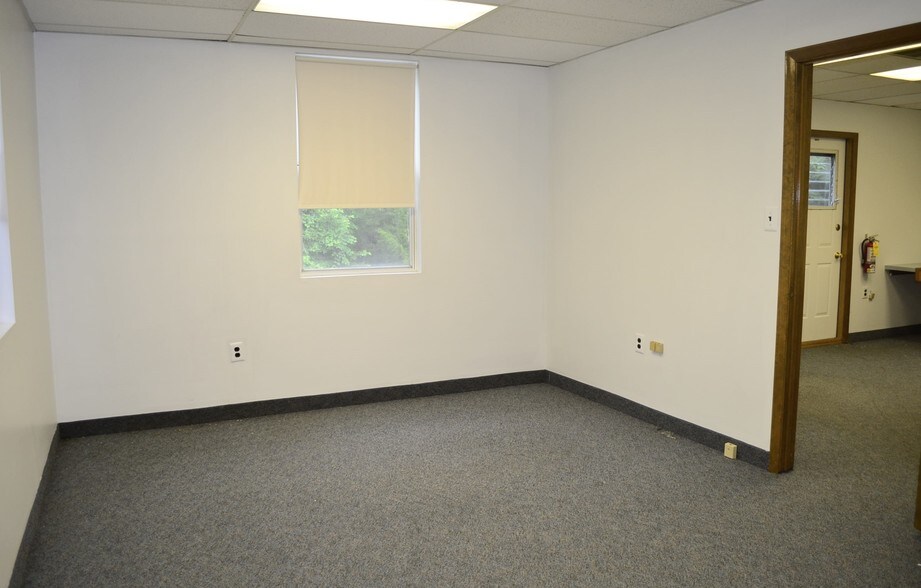 More Photos Of 820 S White Horse Pike, Hammonton Medical For Lease
