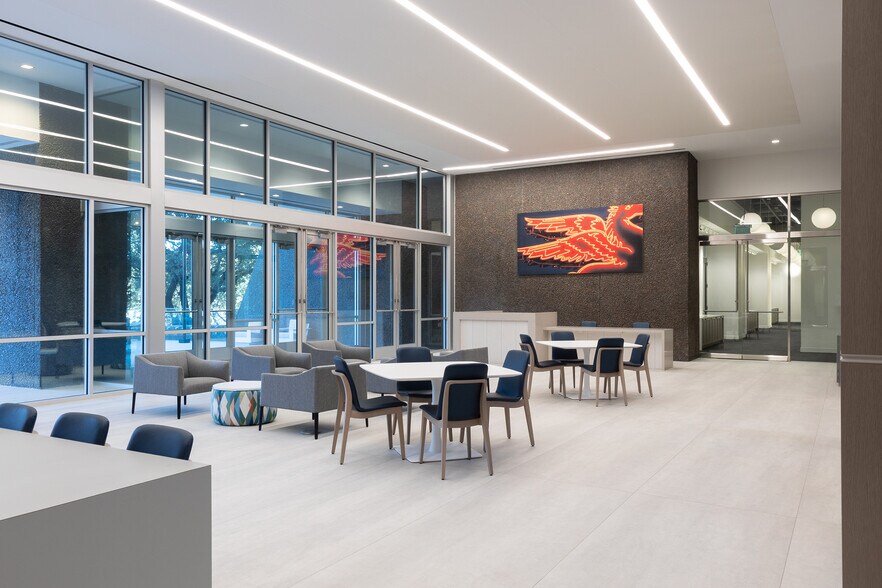 More Photos Of 3000 Pegasus Park Dr, Dallas Unknown For Lease