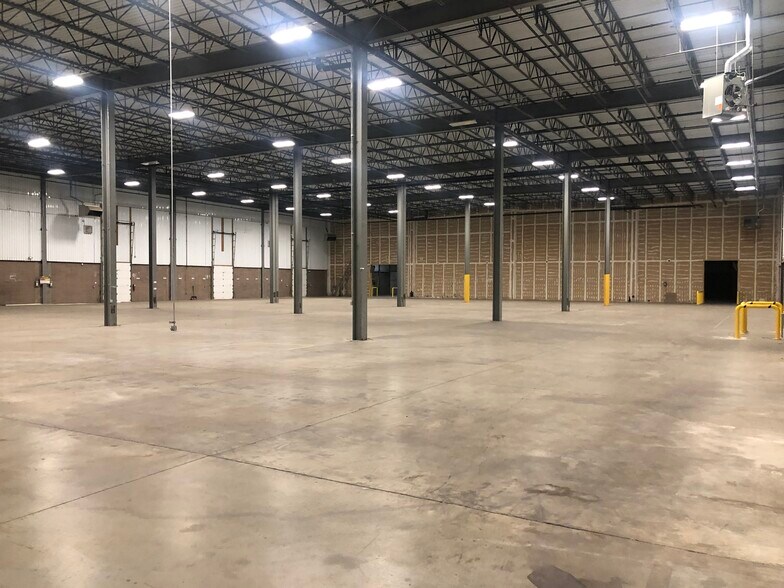 More Photos Of 30B Post Rd, Colonie Warehouse For Lease