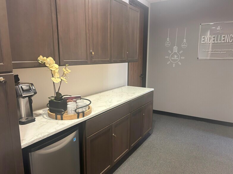 More Photos Of 1524 Brookhollow Dr, Santa Ana Coworking Space