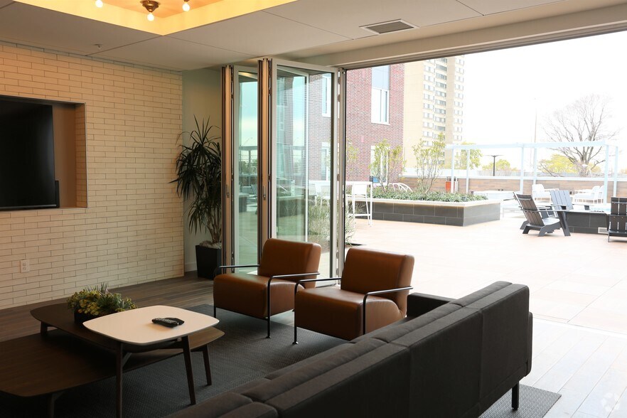More Photos Of 2550 Detroit Ave, Cleveland Apartments For Lease