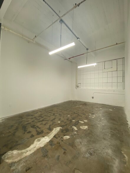 More Photos Of 901 E 31st St, Los Angeles Manufacturing For Lease