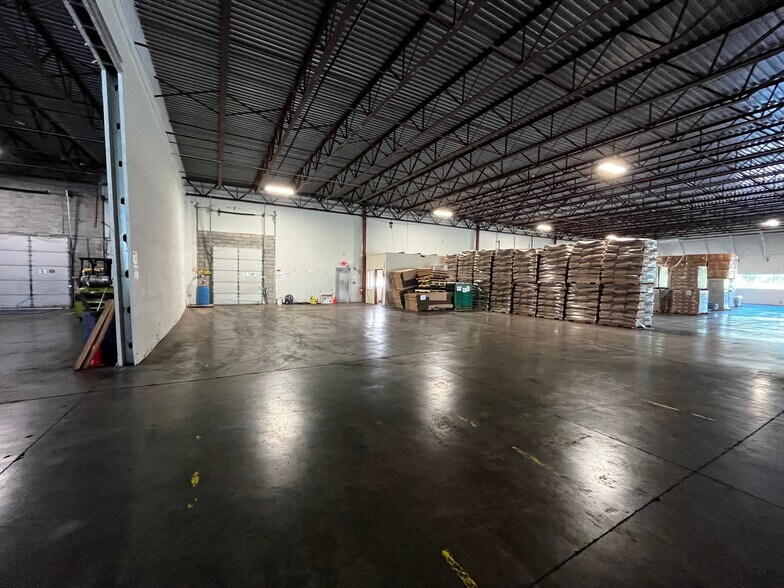 More Photos Of 347-374 Lang Blvd, Buffalo Light Distribution For Lease