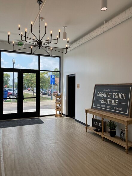 More Photos Of 504 Broadway St, Alexandria Storefront Retail Office For Lease