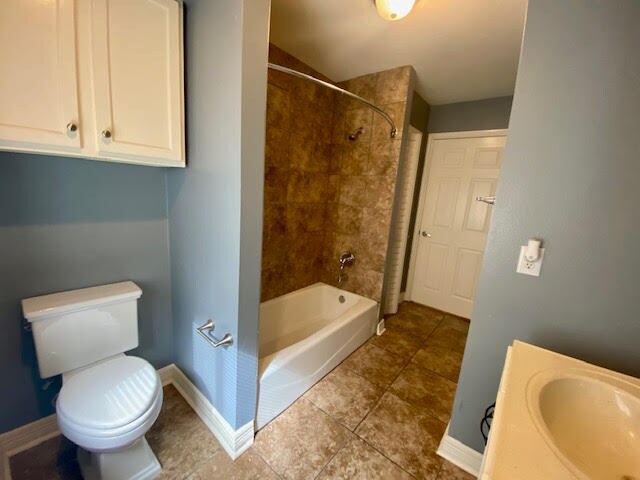 More Photos Of 7648 Broadview Dr, Houston Apartments For Sale