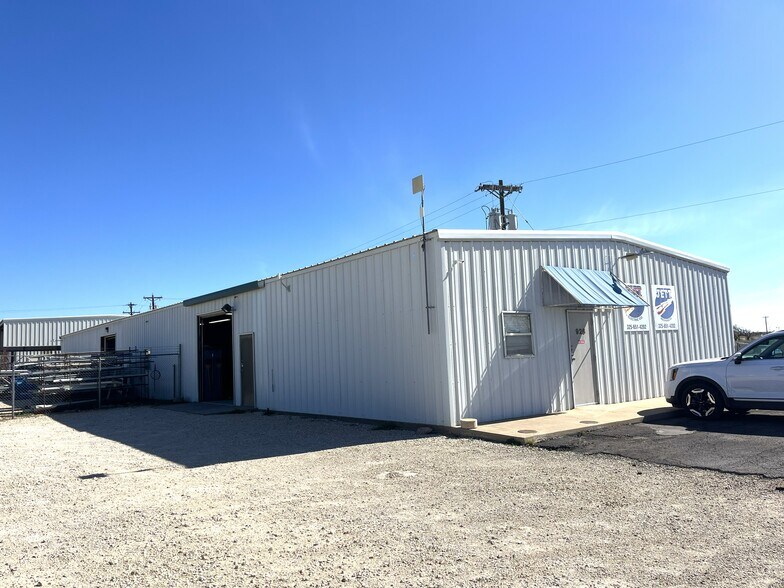 Primary Photo Of 926 Jody Rd, San Angelo Industrial For Lease