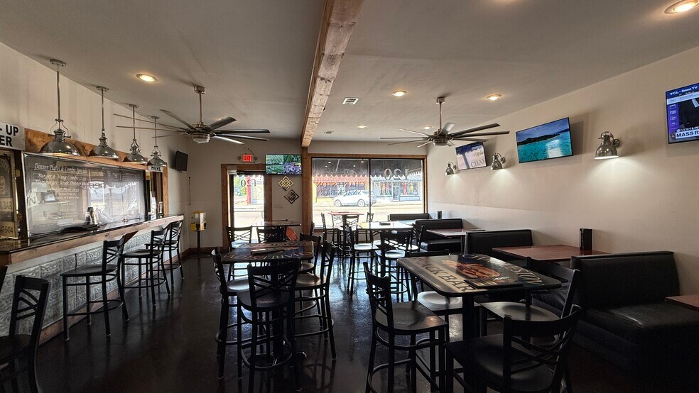 More Photos Of 120 Main St, Charleston Restaurant For Lease