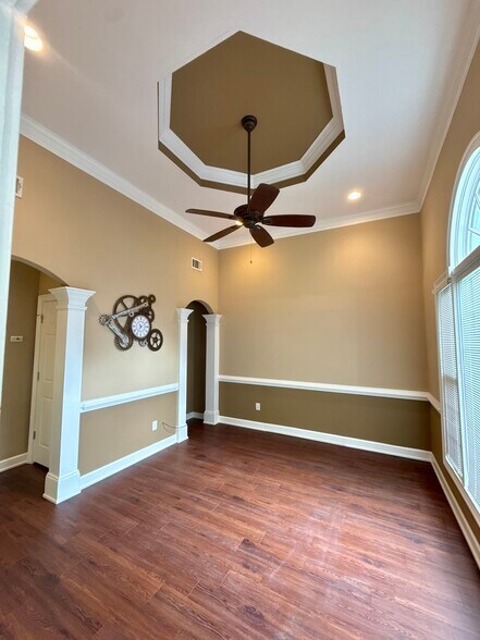 More Photos Of 500 Sun Valley Dr, Roswell Office For Sale
