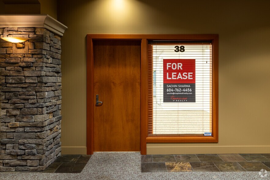 More Photos Of 1480 Foster St, White Rock Apartments For Lease