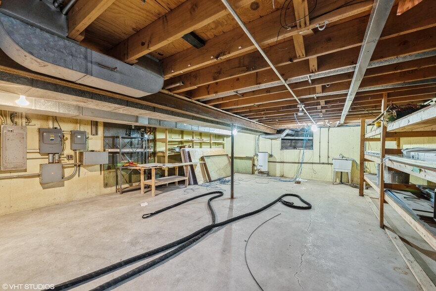 More Photos Of 711 N 1st St, Dekalb Office For Lease