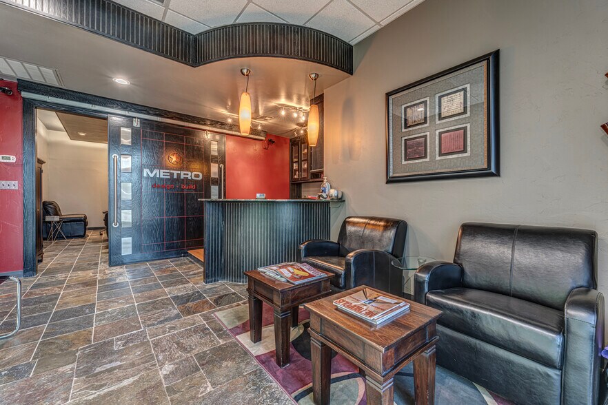 More Photos Of 921 N Lahoma Ave, Norman Light Manufacturing For Sale