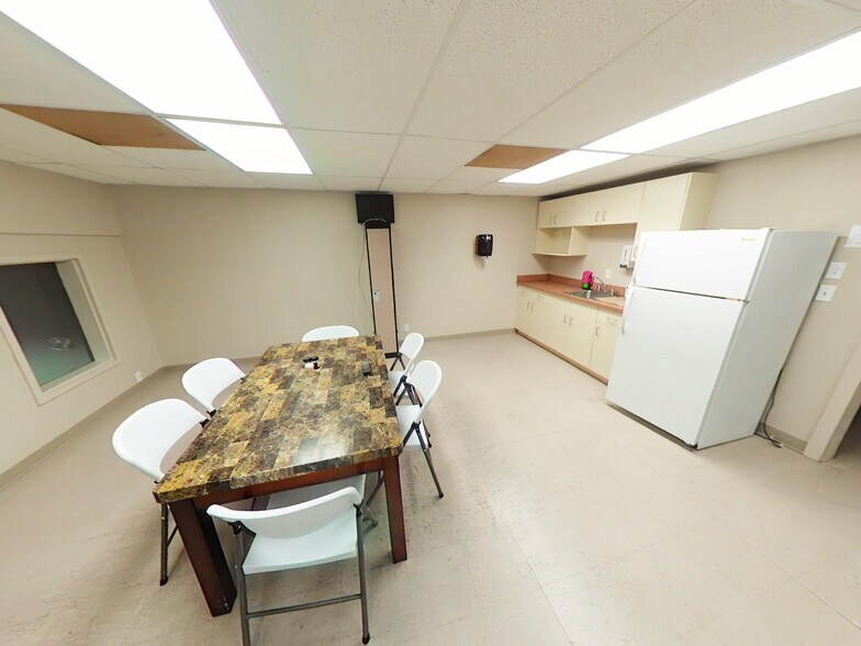 More Photos Of 1780 49 Av, Red Deer Industrial For Lease