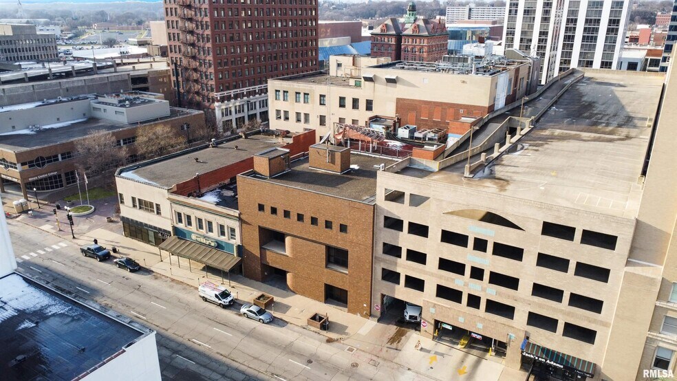 More Photos Of 113 SW Adams St, Peoria Office For Sale