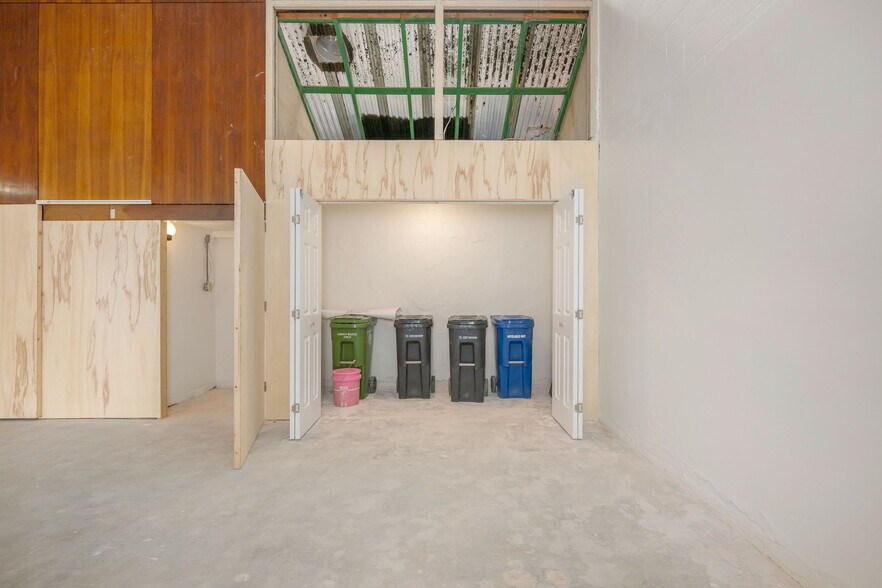 More Photos Of 808 Manhattan Ave, Manhattan Beach Office Residential For Lease