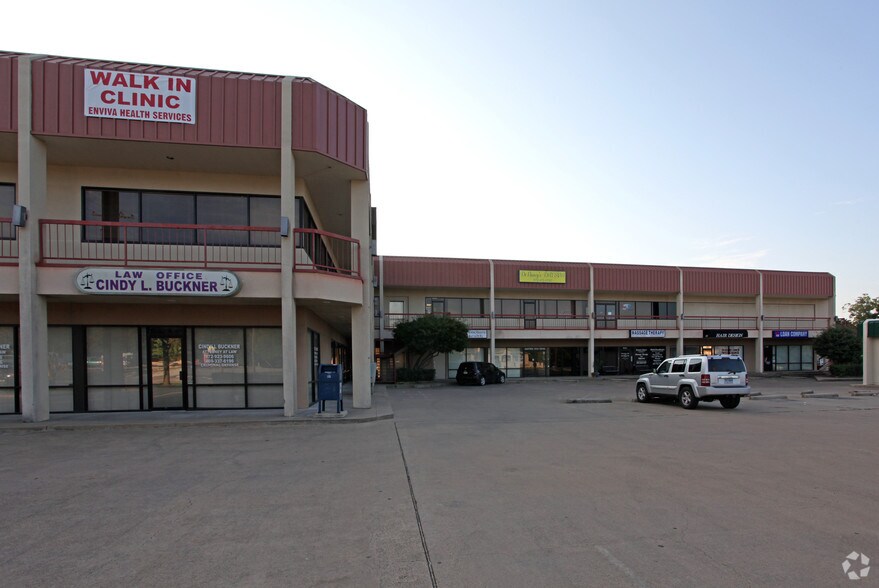 More Photos Of 1014 Ferris Ave, Waxahachie Freestanding For Lease