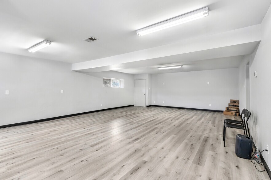 More Photos Of 1725 Northpark Dr, Kingwood Auto Repair For Sale