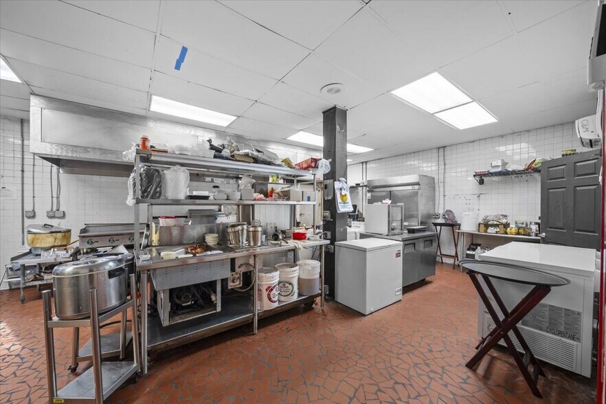 More Photos Of 111 Middleton Way, Greer Restaurant For Sale