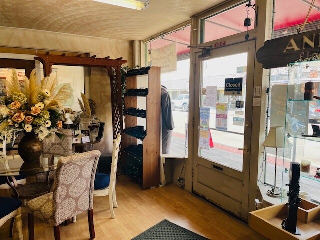 More Photos Of 1911 2nd St, Tillamook General Retail For Sale