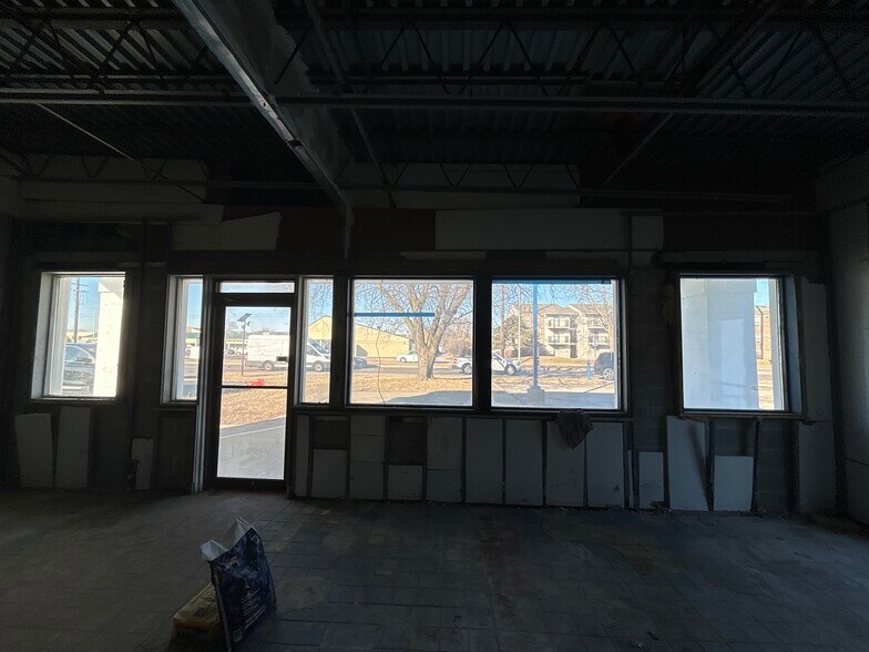 More Photos Of 1505 Elmhurst Rd, Des Plaines Freestanding For Sale