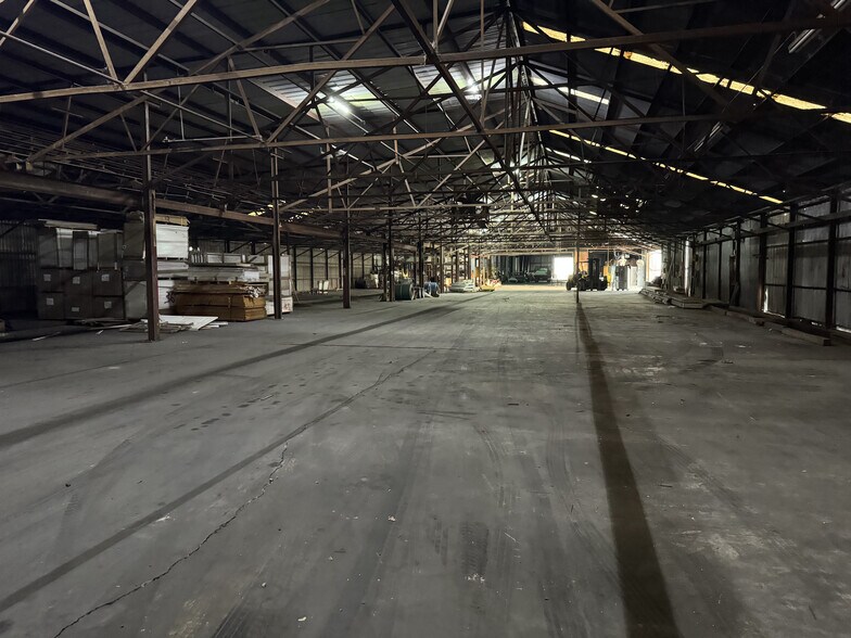 More Photos Of 6011-6019 Gold Houston TX 77026 st, Houston Warehouse For Lease