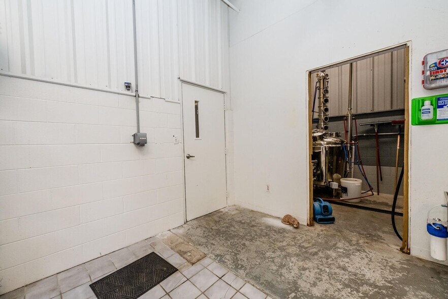 More Photos Of 641 S Crystal Ave, Benton Harbor Winery Vineyard For Sale