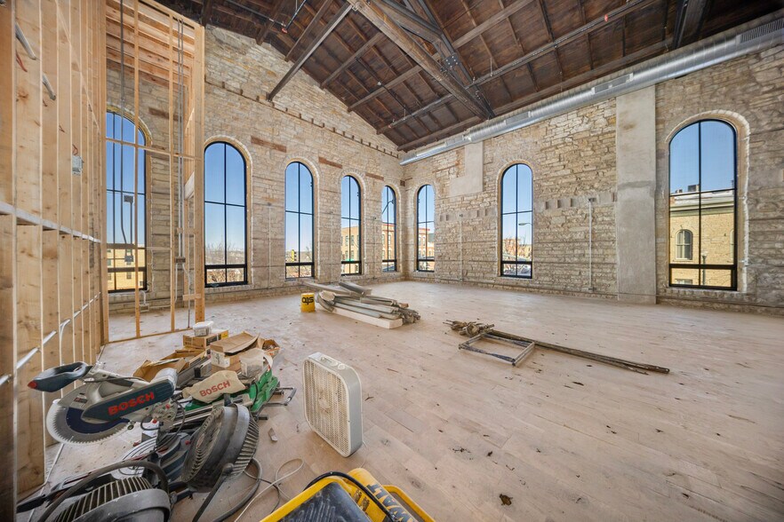 More Photos Of 1000 S State St, Lockport Restaurant For Lease