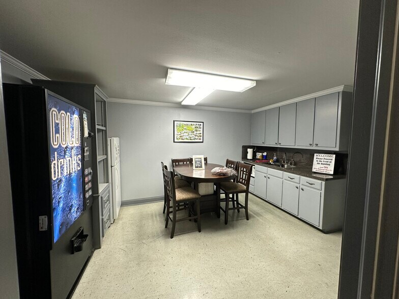 More Photos Of 23525 Eden St, Plaquemine General Retail For Sale