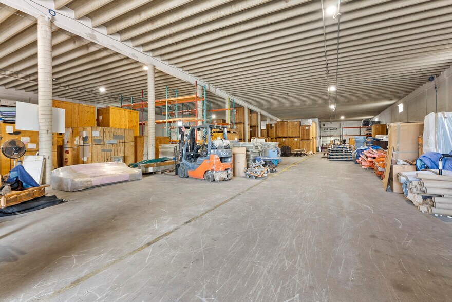 More Photos Of 2902 Tuxedo Ave, West Palm Beach Warehouse For Lease