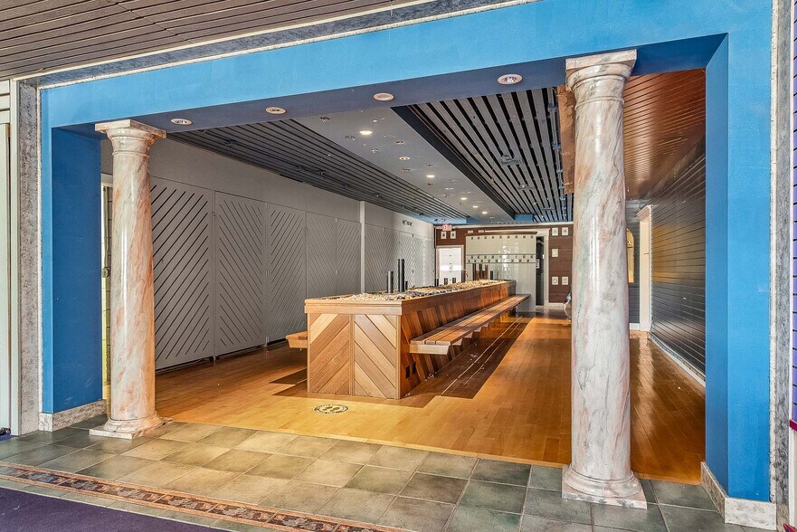 More Photos Of 120 Andover St, Danvers Freestanding For Lease