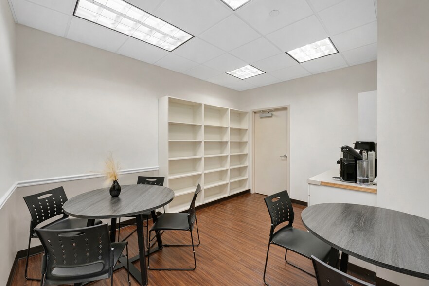 More Photos Of 3900 NW 126th Ave, Coral Springs Warehouse For Sale
