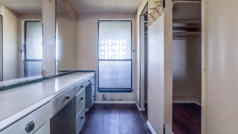 More Photos Of 719 E Highway 67, Duncanville Industrial For Sale