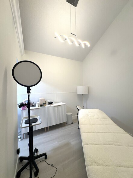 More Photos Of 717-719 Broadway, Dunedin Freestanding For Lease