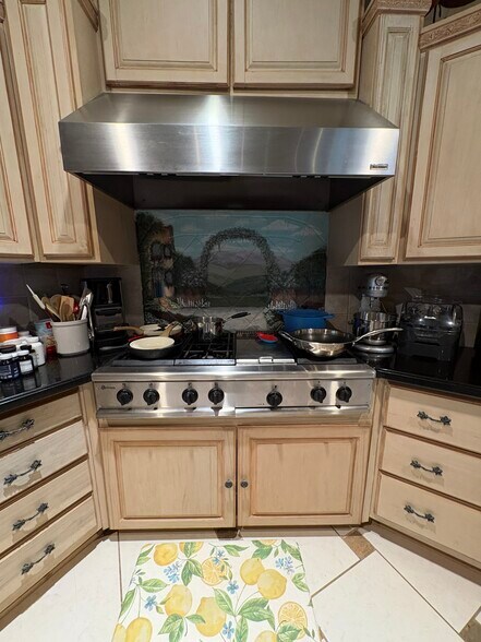 More Photos Of 6529 Asher Rd, Alvarado Specialty For Sale