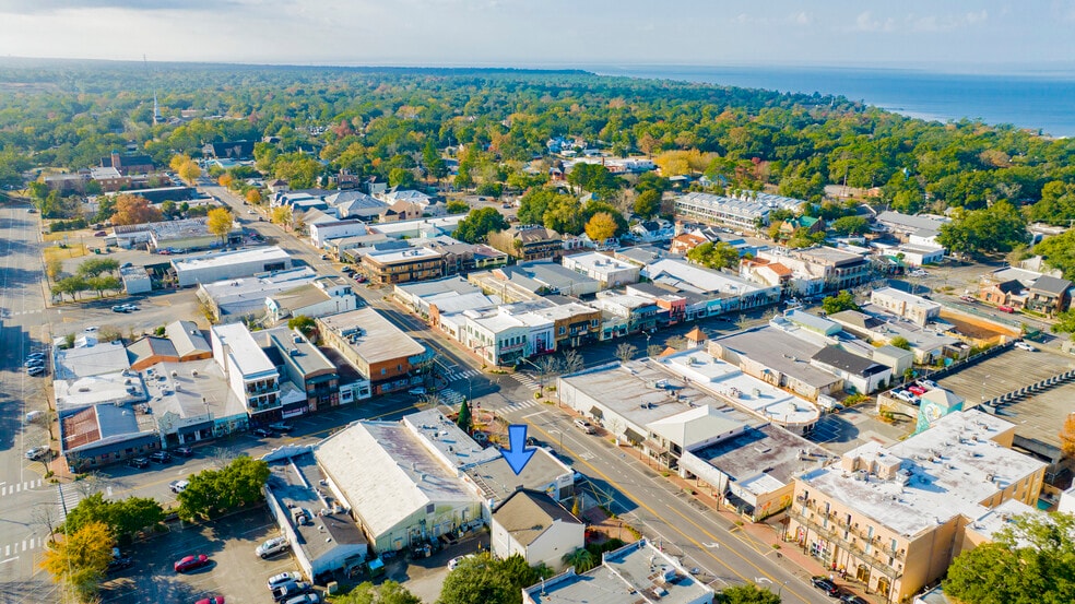 More Photos Of 12 Section St N, Fairhope Storefront For Lease