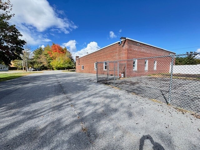 More Photos Of 676 Broadway, Bangor Office For Lease