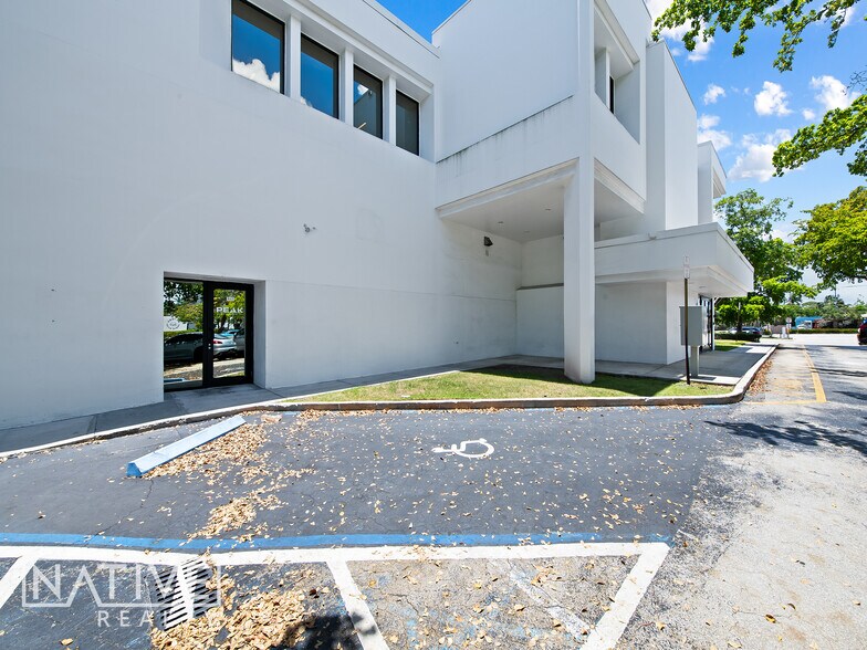 More Photos Of 1471 NE 26th St, Wilton Manors Office Residential For Lease