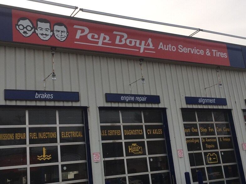 More Photos Of 1217 Queen St, Southington Storefront Retail Office For Sale