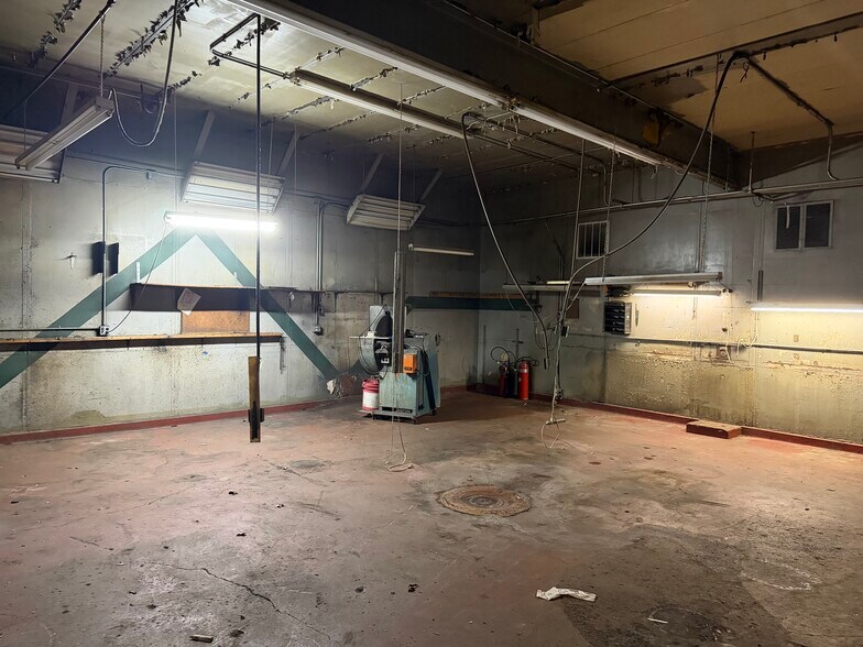 More Photos Of 3000 Wayne Ave, Dayton Freestanding For Sale