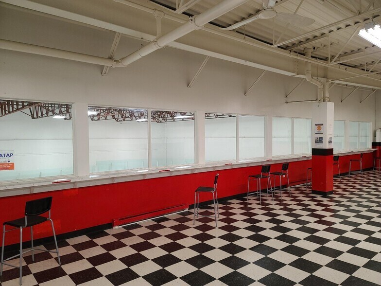 More Photos Of 34100 S Fraser Way, Abbotsford Distribution For Sale