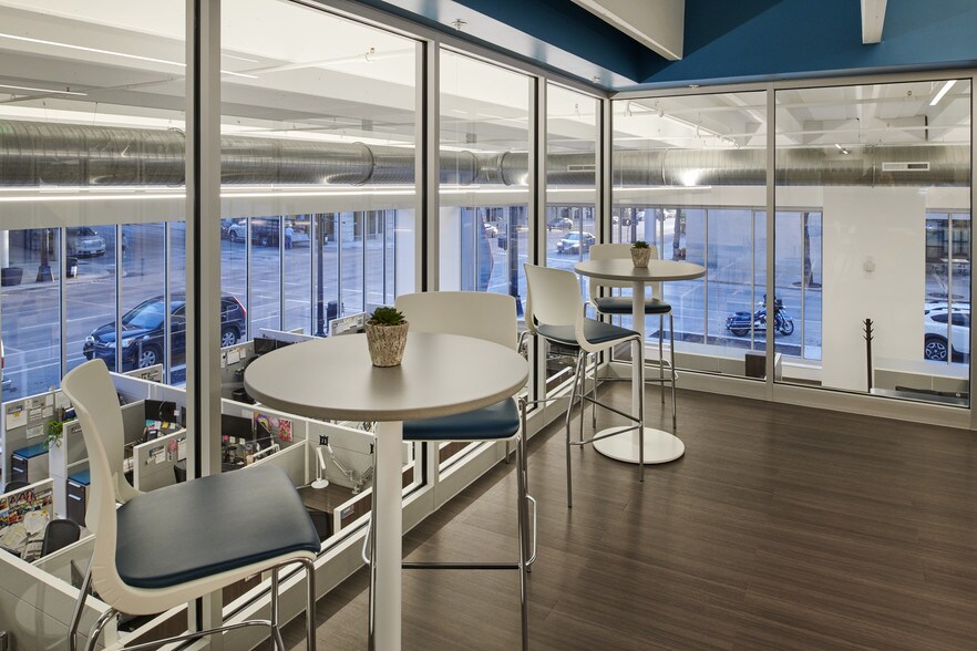 More Photos Of 500 Grand Ave, Des Moines Parking Garage For Lease